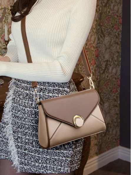 Urban Essential Commuter Bag - Image 2