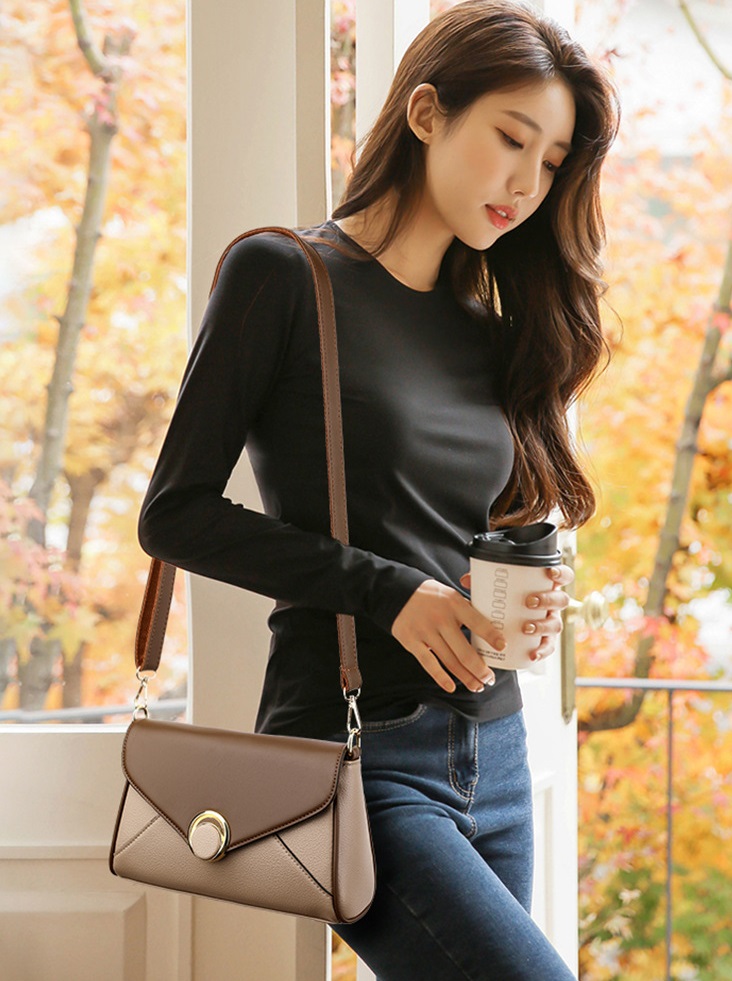 Urban Essential Commuter Bag - Image 6