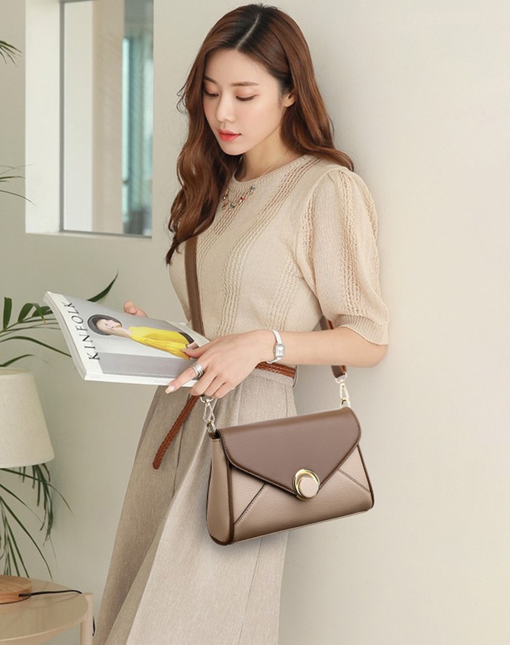 Urban Essential Commuter Bag - Image 7